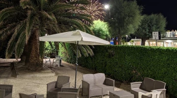 Outside lounge