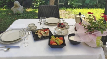 Frühstück im Garten