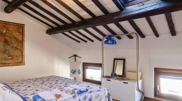 Dachzimmer mit eigenem Bad