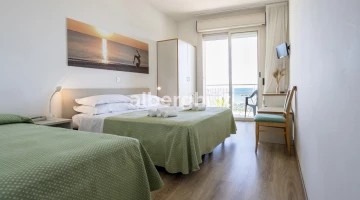 Triple room with sea view