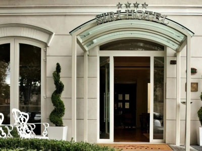 Siri Hotel