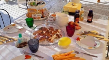 Frühstück auf der Terrasse