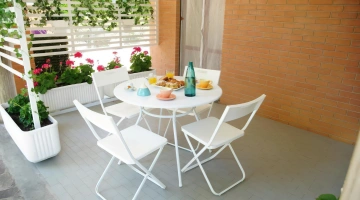 Private equipped veranda