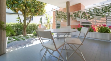 Private equipped veranda