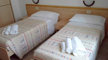 Doppelzimmer mit Einzelbetten