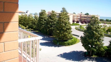 Privater Balkon mit Meerblick