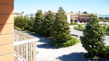 Privater Balkon mit Meerblick