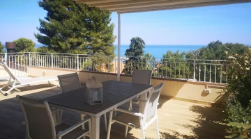Furnished terrace