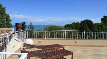 Terrace/solarium with sea view