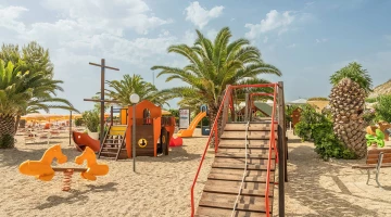Area giochi per bambini in spiaggia