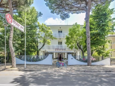 Hotel Holiday