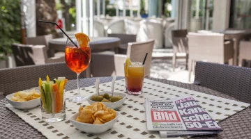 Aperitivo in veranda