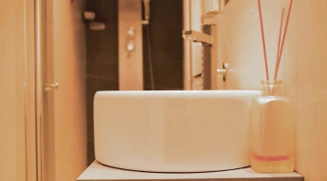 junior suite bathroom