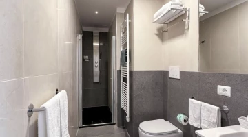 superior suite bathroom