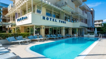 Piscine chauffée (12,50 x 4 = 50 m²) profondeur max. 130 cm