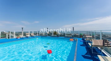 Panoramic swimming pool