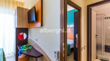 Connecting rooms