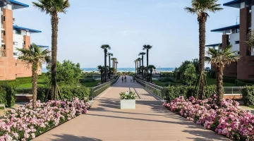 Access to the private beach