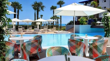 Tables au Lightblue Bar