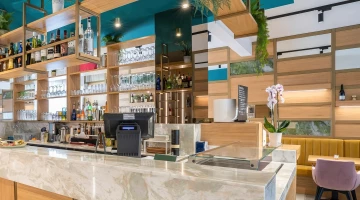 Intérieur de la boulangerie et du bistro Pistakkio