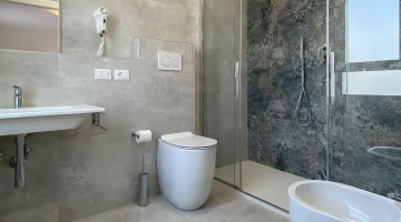 Services privés avec douche à l'italienne