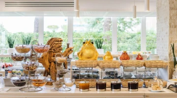 Céréales et fruits au sirop pour le petit déjeuner