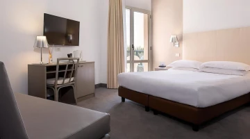 Chambre double classique avec TV et bureau