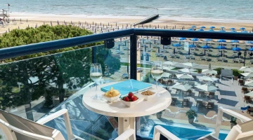 Balcon privé avec vue sur la mer