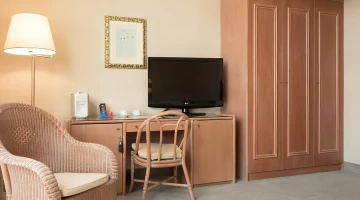 Chambre double de luxe avec TV et bureau