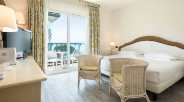 Suite Junior avec balcon meublé