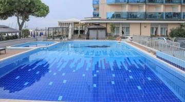 Heated swimming pool