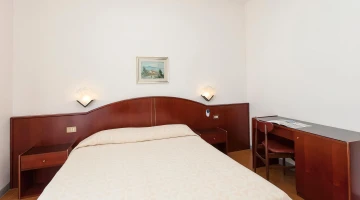 Zimmer mit Doppelbett