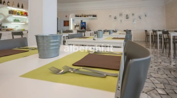 Sala ristorante con buffet