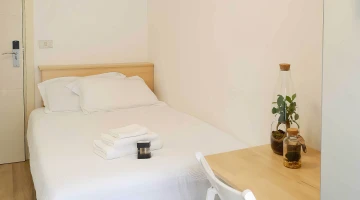Single room with towel set