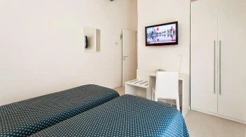 Doppelzimmer mit Verbindungstür