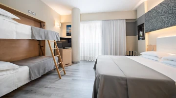Quadruple room facing the sea
