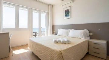 Camera Fronte Mare con set asciugamani