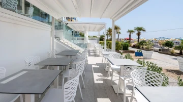 Terrazza sulla spiaggia
