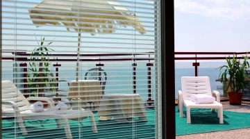 Large equipped terrace in Suite