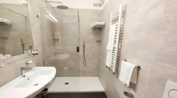 Private facilities with shower box
