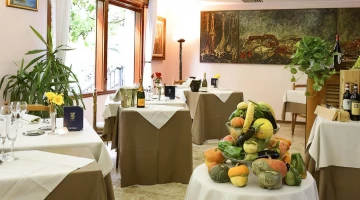 Restaurant hall