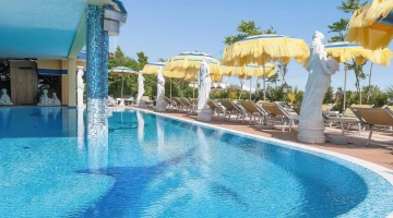 Detail of the swimming pool with umbrellas 