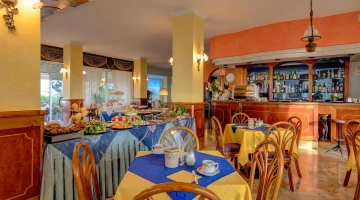 Bar and breakfast buffet