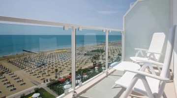Balcon meublé avec vue mer