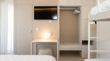 Chambre quadruple Bellavista avec TV et bureau