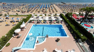Vue aérienne de la piscine