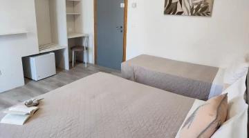 Dreifachkamera mit Minibar