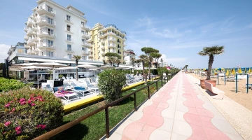 Hotel direkt am Meer