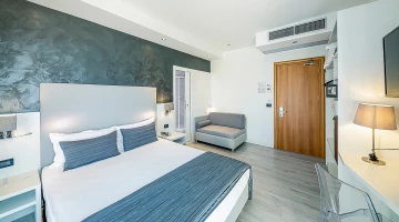 Doppelzimmer mit Sessel