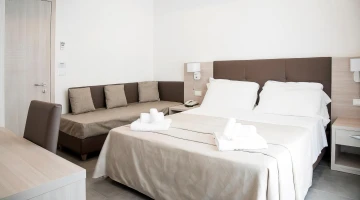 Doppelzimmer mit Sofa